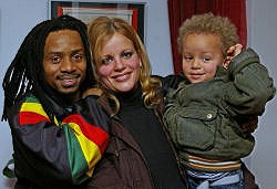 Yusuf met zijn ouders Roos en Salim